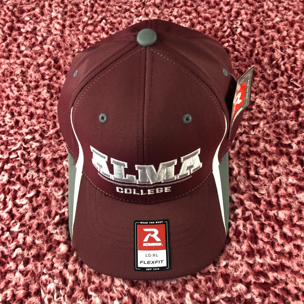 NWT Men’s Richardson Alma College Flexfit Hat